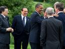 Barack Obama scherzt mit anderen G-8-Chefs bei einer kleinen Pause.