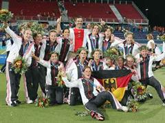 Deutschland besiegte Holland im Landhockey-Final mit 2:1.