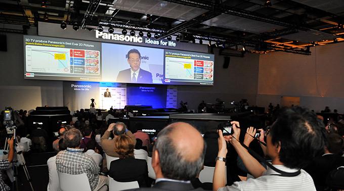 Panasonic stellte auf der Pressekonferenz seine neue Modellpalette vor.