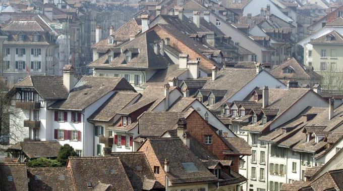 Die schöne Altstadt zieht viele Menschen nach Bern zum Wohnen.