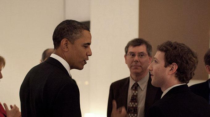 Barack Obama und Mark Zuckerberg beim IT-Gipfel im Weissen Haus.