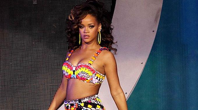 Rihanna feierte das Ende ihrer 'Loud'-Tour mit einem Luxusbad.