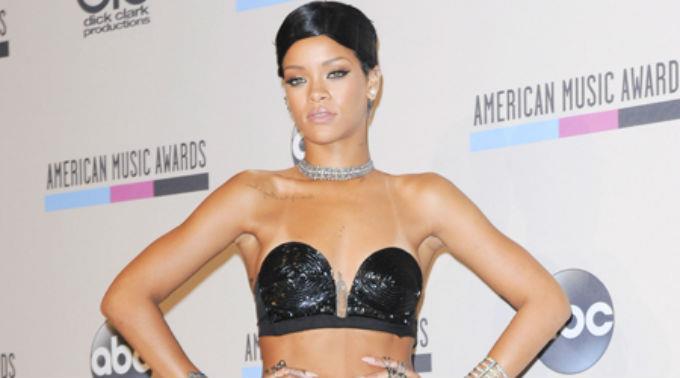 Rihanna soll sich in Mychal Kendricks verknallt haben.