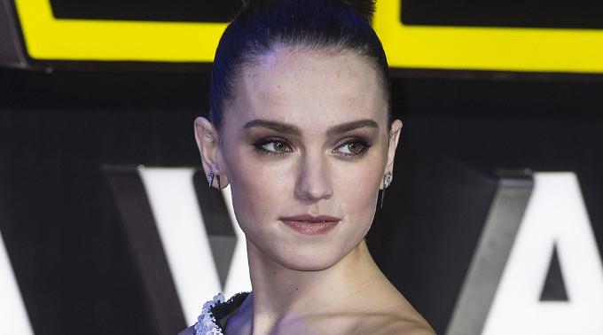 Hollywood-Newcomerin Daisy Ridley hofft, dass ihr Charakter im neuen 'Star Wars'-Streifen genauso inspirierend ist wie Katniss Everdeen aus 'Die Tribute von Panem'.